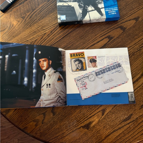 The Elvis Treasures Book - Picture 6 of 9